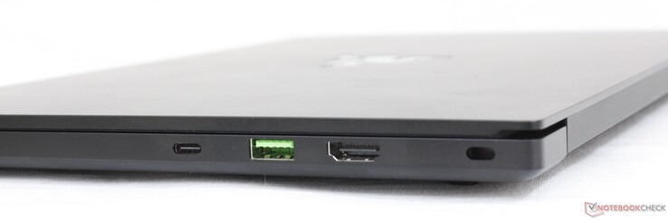 Правая сторона: USB-C 3.2 Gen. 2 (DisplayPort 1.4, Power Delivery), USB-A 3.2 Gen. 2, HDMI 2.1, слот замка Kensington