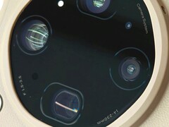 Флагманы с ультракамерой, такие как Oppo Find X9 Ultra, показанный здесь, скоро могут столкнуться с проблемой цены