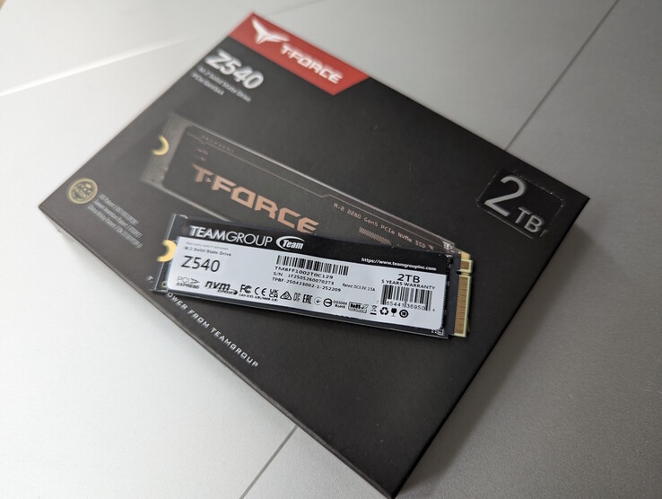 Твердотельный накопитель и упаковка