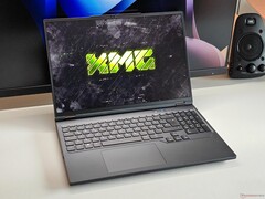 XMG Apex 16 Max (источник изображения: Notebookcheck)