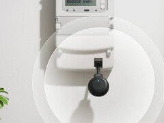 Счетчик Anker Solix P1 Meter (на фото) теперь доступен в Европе. (Источник изображения: Anker)