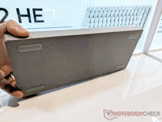 Keychron K2 HE Concrete bottom. (Источник изображения: Notebookcheck/Stephen Pereyra)