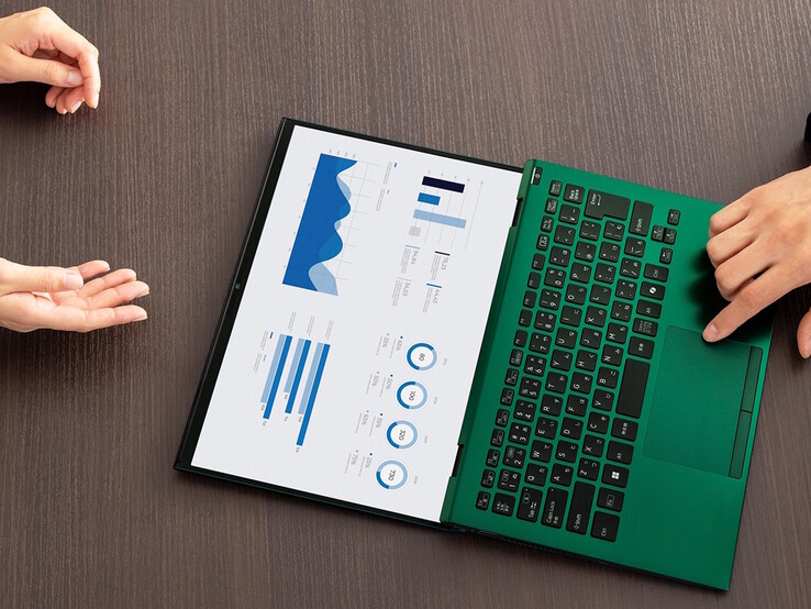 Экран Vaio SX14-R может раскрываться на 180 градусов.