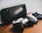 Согласно слухам, Sony PlayStation 6 составит серьёзную конкуренцию устройству Steam Deck, изображённому на фотографии.