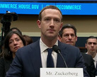 Марк Цукерберг выступает перед конгрессом в 2018 году 
