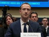 Марк Цукерберг выступает перед конгрессом в 2018 году 