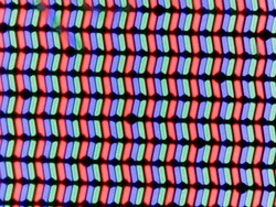 В ЖК-дисплее используется классическая субпиксельная матрица RGB, состоящая из красного, синего и зеленого светоизлучающего диода.