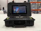 Полностью укомплектованный кибердек, созданный на базе Raspberry Pi.