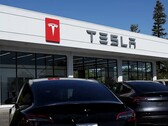 Сервисный центр Tesla. Компания использует искусственный интеллект для улучшения обслуживания клиентов (Источник изображения: Justin Sullivan/Getty Images)
