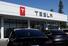 Сервисный центр Tesla. Компания использует искусственный интеллект для улучшения обслуживания клиентов (Источник изображения: Justin Sullivan/Getty Images)