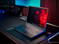 Предварительный обзор XMG Neo 16 2025 - Самый быстрый игровой ноутбук теперь с AMD, RTX 5000 и 300 Гц Mini-LED