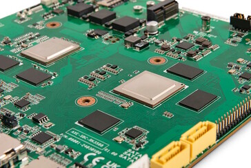 Плата оснащена двумя разъемами SATA (Источник изображения: Axelera)