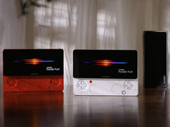 Стали известны новые характеристики Pocket Play. На фото: три цветовых варианта игрового телефона.