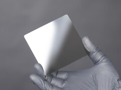 Cerabyte нацелена на сверхплотное и долговечное архивное хранение. На фото: Стеклокерамическое хранилище Cerabyte (Источник изображения: Cerabyte)