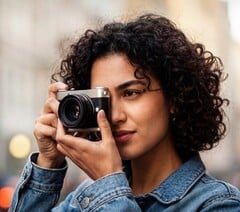В компактном корпусе Esquisse Camera установлена матрица формата Micro Four Thirds.