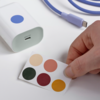 1-портовое USB-зарядное устройство IKEA Sjöss 65W можно персонализировать с помощью прилагаемых наклеек. (Источник изображения: IKEA)