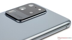Как и в Galaxy S20 Ultra (на фото), в Galaxy S26 Ultra, по данным отчета, Samsung также может применить бамп камеры. (Источник изображения: Notebookcheck)
