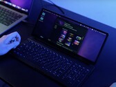 KeyGo сочетает в себе полноценную клавиатуру и 12,8-дюймовый сенсорный дисплей по цене $249. (Источник изображения: Kickstarter)  