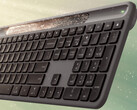 Logitech будет продавать Signature Slim Solar Plus только в показанном варианте отделки, по крайней мере, на начальном этапе. (Источник изображения: via Roland Quandt)