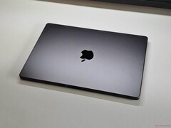 MacBook Pro M5 вышел уже несколько месяцев назад, и скоро появятся варианты M5 Pro и M5 Max.
