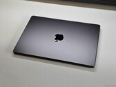 MacBook Pro M5 вышел уже несколько месяцев назад, и скоро появятся варианты M5 Pro и M5 Max.