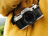 В этом году фотокамера Canon AE-1 празднует свое 50-летие.