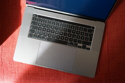 На обзоре: Apple MacBook Pro 16