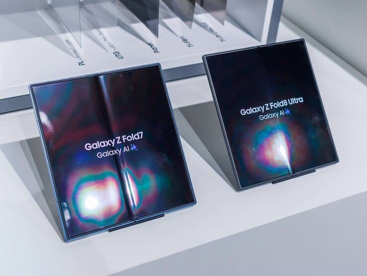 Galaxy Z Fold 7 против Galaxy Z Fold 8