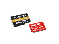 Наша референсная карта памяти Toshiba Exceria Pro M501 и нано-карта памяти от Huawei