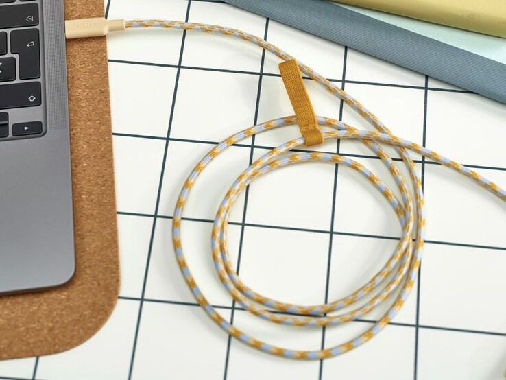Кабель IKEA Rundhult USB-C - USB-C бежевый/синий (Источник изображения: IKEA)