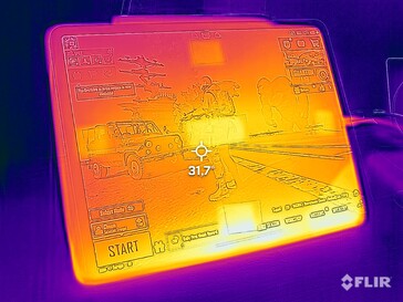 Стекло не дает корректно измерить температуру, потому мы закрепили на его поверхности 5 термопрокладок