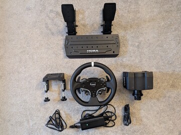 Содержание коробки Moza R5 Racing