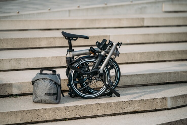 Brompton Electric T Line может похвастаться изготовленным на заказ 250-ваттным двигателем с задней втулкой (Источник изображения: Brompton)