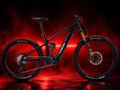 Trek Rail+ 9.8 Gen 5 — это двухподвесный электрический горный велосипед