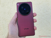 Ожидается, что Vivo X300 Ultra превзойдет все три камеры заднего вида своего предшественника, X200 Ultra на фото. (Источник изображения: Notebookcheck)