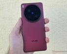 Ожидается, что Vivo X300 Ultra превзойдет все три камеры заднего вида своего предшественника, X200 Ultra на фото. (Источник изображения: Notebookcheck)