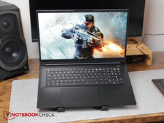 XMG Apex 17 на столе