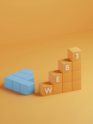 Стилизованные 3D-блоки образуют термин "Web3", символизируя одновременно амбициозность и структурную сложность децентрализованного игрового ландшафта (Источник изображения: Shubham Dhage via Unsplash)