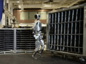 Атлас двигается так, как это делает человек (Источник изображения: Boston Dynamics/YouTube)