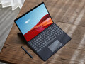 Microsoft анонсировала первое поколение Surface Pro X в октябре 2019 года (Изображение: Microsoft)