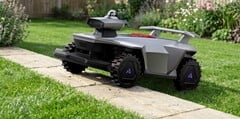 С моделью R7 компания Anthbot представляет новую флагманскую модель роботизированной газонокосилки, оснащенную триммерным рычагом.