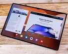 Преемник Galaxy Tab S10 Ultra (на фото), похоже, будет иметь меньший вырез. (Источник изображения: Notebookcheck)