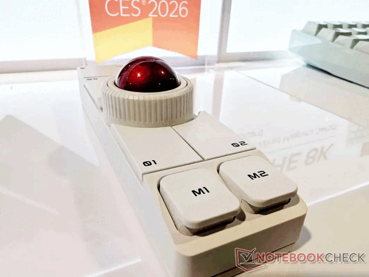 Белые кнопки Keychron Trackball. (Источник изображения: Notebookcheck/Stephen Pereyra)