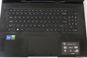 Раскладка не такая, как у GS76. Индивидуальная RGB-подсветка клавиш во всех конфигурациях