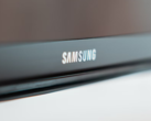 Проблема с сервисом Samsung TV, по-видимому, связана со сбоем в общей бэкэнд-системе или облачной инфраструктуре, хотя компания пока не сделала никакого официального заявления. На фотографии - логотип Samsung на телевизоре. (Источник изображения: Marcel Strauß на Unsplash)