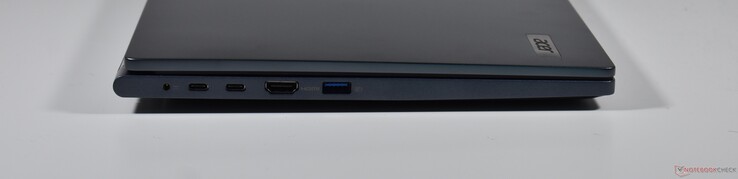 слева: порт для зарядки, 2x USB4, HDMI, USB A 3.2 Gen 1