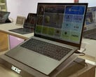 Ноутбук Aspire Go 15 2026 отличается легким и тонким дизайном. На фото: вид сбоку на ноутбук.