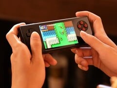 Возможно, в модели Pocket Micro 2 компания Ayaneo откажется от прямоугольной формы, характерной для Pocket Micro (на фото).