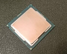 Потенциал разгона процессора Intel Core i9-9900KF куда выше, чем Intel Core i9-9900K. (Изображение: Tom's Hardware)