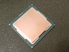 Потенциал разгона процессора Intel Core i9-9900KF куда выше, чем Intel Core i9-9900K. (Изображение: Tom&#039;s Hardware)